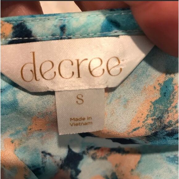 Decree Watercolor Romper Blue Pink Orange Size Small NWT - Picture 6 of 8